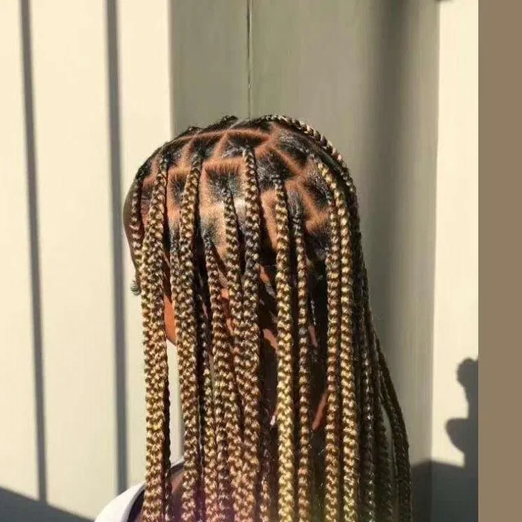 Large Box Braids · 24 Pieces · Waist Length at Zaina’s Hair Studio Berlin
